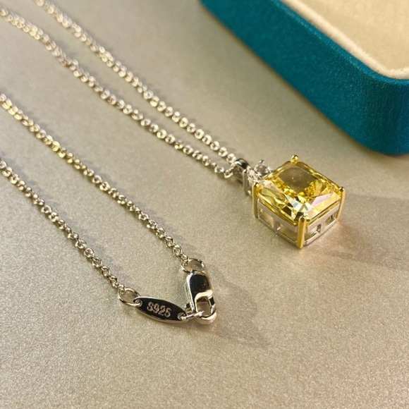 Sterling Silver 5CT Citrine Solitaire Pendant Necklace Matching Stud Earrings - Picture 6 of 8